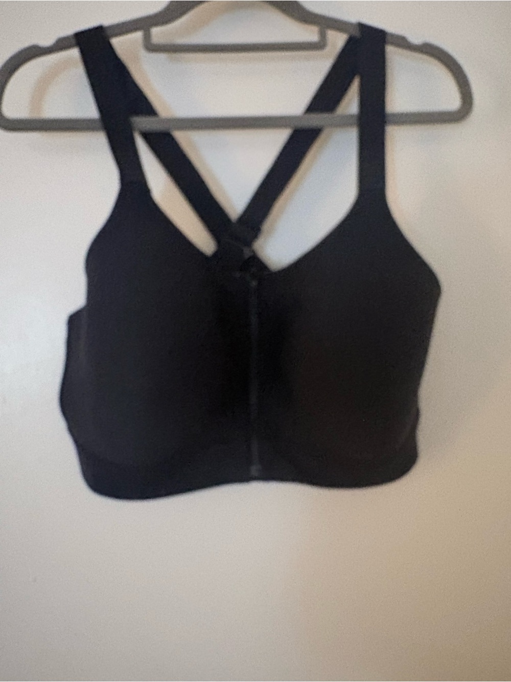 Maidenform Black Front-Zip Crisscross Sports Bra, UA Sportsbra 38DD